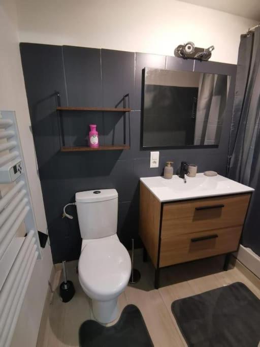 Charmant Appartement Au Calme Saint-Georges-de-Luzençon Dış mekan fotoğraf